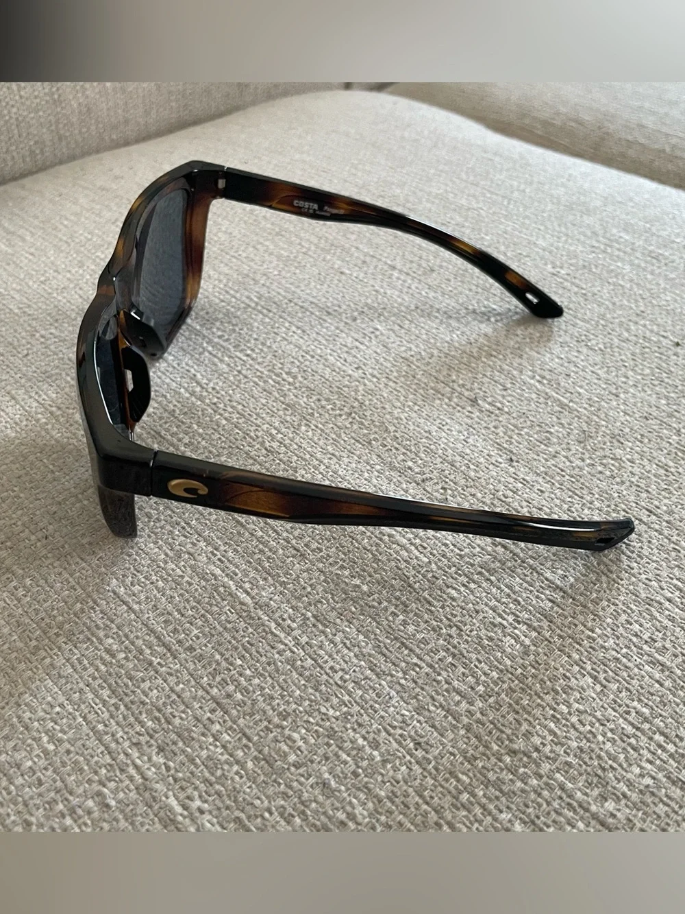 Costa Polarized Panga ii gold tuna alley 580g Tortoise Frame with Black Lenses